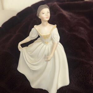 Signed Royal Doulton "Donna" Figurine - HN 2939 - Vanity Fair Ladies